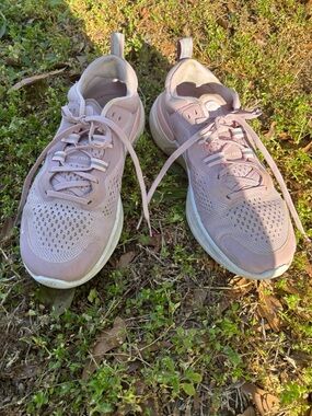 Nike Women’s Pale Pink Knit Running Sneakers